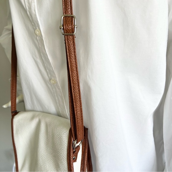 The PERFECT Summer Bag: Elegant White and Brown Jules & James Crossbody - Picture 5 of 8